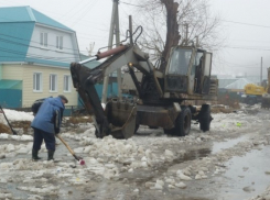 В Борисоглебске коммунальщики бросили все силы на борьбу с талыми водами 