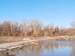 Под Борисоглебском закрыли движение по низководному мосту через Хопёр