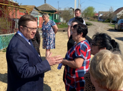 Александр Леонов встретился с жителями затапливаемых улиц Борисоглебска
