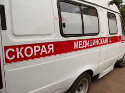 В перевернувшейся легковушке в Новохоперском районе пострадала женщина