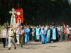 Борисоглебцы прошли 25 километров крестным ходом вокруг города