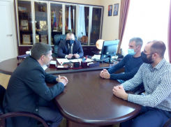 Вячеслав Владимиров представил Павлу Чибисову руководителя Терновского отделения партии «Родина»