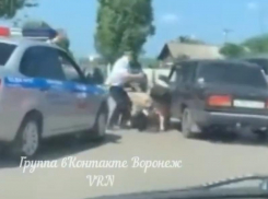 Пьяной женщине, напавшей на полицейского в Борисоглебске, грозит до пяти лет тюрьмы 