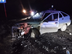 Четыре человека пострадали в жестком столкновении легковушек в Грибановском районе