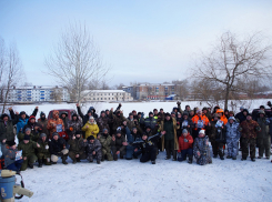 Соревнования по зимней рыбалке «Ледовое поклёвище» в Грибановке собрали рекордное количество участников