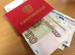О постоянном соблазне чиновников брать взятки рассказали в полиции Воронежской области