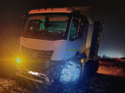 В результате столкновения КамАЗа с двумя легковушками погиб мужчина на трассе под Борисоглебском