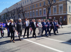 Губернатор Гусев не пришел на Первомайское шествие в Воронеже