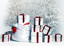 Что тебе подарить? Самые дорогие и самые дешевые новогодние подарки в 2017 году