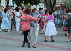 Борисоглебцев позвали на последнюю летнюю ретро-дискотеку