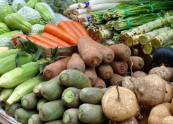 Отсутствие документов и повышенные нитраты: три тонны сомнительных продуктов изъяли у продавцов в регионе