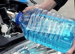 Роспотребнадзор по Воронежской области выявил еще два опасных стеклоомывателя 