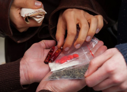 17-летний наркоторговец: подростка из Воронежа отправили в колонию за продажу наркотиков