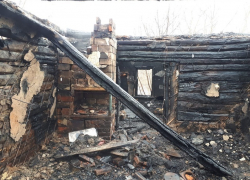 После смерти семьи при пожаре в Поворинском районе следователи возбудили дело