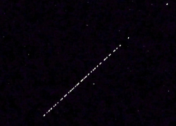 Жители Воронежской области смогут наблюдать «звёздный поезд» Илона Маска