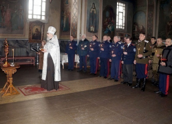 В храмах Борисоглебской епархии молитвой помянули казаков, погибших в годы репрессий