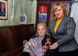 Борисоглебская администрация поздравила участницу освобождения Воронежа от фашистских захватчиков