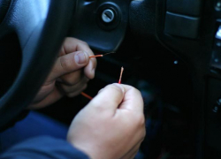 В Борисоглебске  молодой воронежец угнал полицейскую машину и разобрал ее по запчастям