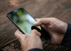 У возвращающихся из-за границы отпускников будут на сутки отключать мобильный интернет и СМС