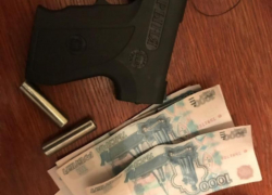 Логово преступников с фальшивыми деньгами и пистолетом нашли полицейские в Борисоглебске