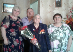 Борисоглебский ТОС «Чкаловец» поздравил своего ветерана с Днем Победы