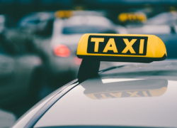 В России могут появиться скидки на такси для многодетных семей