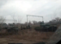 Огромное скопление танков и бронетехники заметили под Воронежем