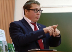 Ректор ВГУ обманывает с зарплатой свою жену-доцента