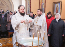 В храмах Борисоглебской епархии освятили воду