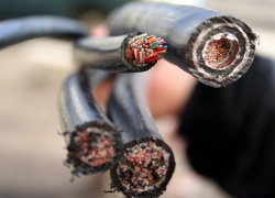 В Терновском районе из-за хищения телефонного кабеля 3 села остались без связи