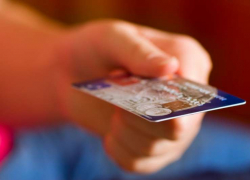  Жительница Борисоглебска нашла чужую карту и пошла с ней по магазинам 