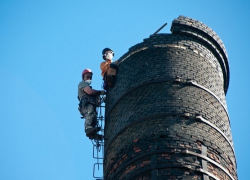 33-метровая аварийная труба держит в страхе жителей посёлка Есипово Терновского района