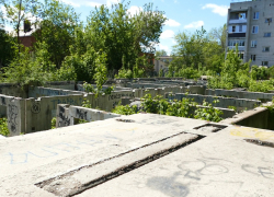 В Борисоглебске жители микрорайона просят администрацию ликвидировать заброшенную стройку