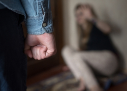 Ещё одна трагедия в Черноземье: бывший муж пытался изнасиловать и убить жену на глазах ребёнка