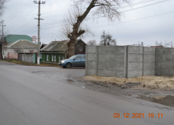 Полиция Борисоглебска  усмотрела административное нарушение  в двухметровых конструкциях на перекрестках 