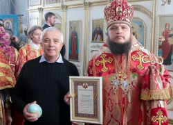  Борисоглебский  епископ вручил благодарность фермеру 
