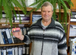 В Борисоглебске выдали первую социальную карту