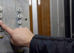 Жители единственного борисоглебского «небоскреба» жалуются на неработающий лифт