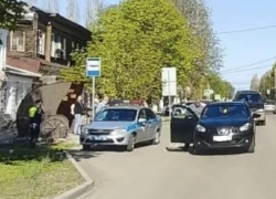 Школьник попал под колеса автомобиля, перебегая дорогу в центре Борисоглебска