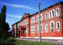 В Борисоглебске депутат устроил скандал на выпускном вечере в школе
