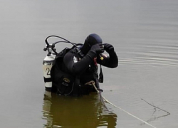 Тело погибшего мужчины извлекли из реки в Поворинском районе водолазы