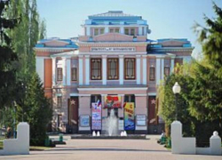 Борисоглебский драмтеатр закроет театральный сезон ярким попурри