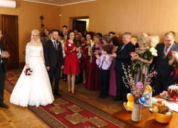 15 свадеб сыграли в Борисоглебске на Красную горку