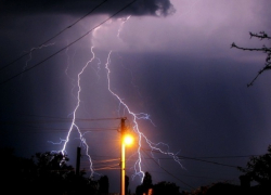 Желтый уровень опасности объявили в Воронежской области из-за грозы