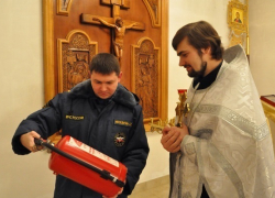 Накануне Пасхи сотрудники госпожнадзора проверяют храмы и церкви Воронежской области