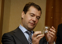 С 1 июля 2018 года жизнь россиян «станет ярче». Новые «лампочки Медведева»