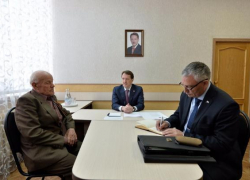 Губернатор встретился с  единственным в Борисоглебске Героем Социалистического Труда