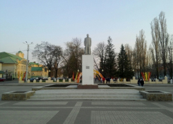 Борисоглебские коммунисты имитировали массовое возложение цветов в день рождения Ленина