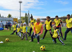Дополнительное питание получат школьники Воронежской области, которые занимаются футболом