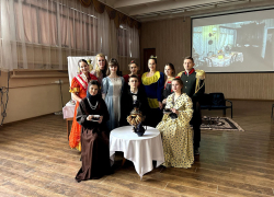 В школе №10 г. Борисоглебска поставили «Женитьбу Бальзаминова»